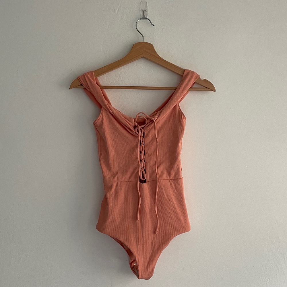 L*SPACE ANJA NWT SIZE 6 TROPICAL PEACH